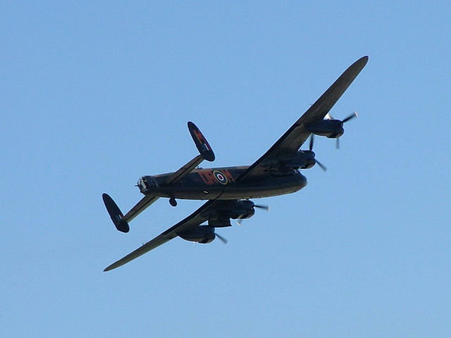File:AvroLancasterRIAT2005.jpg