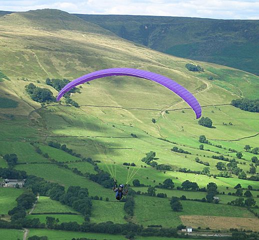 File:Mamtor-paragliding.jpg