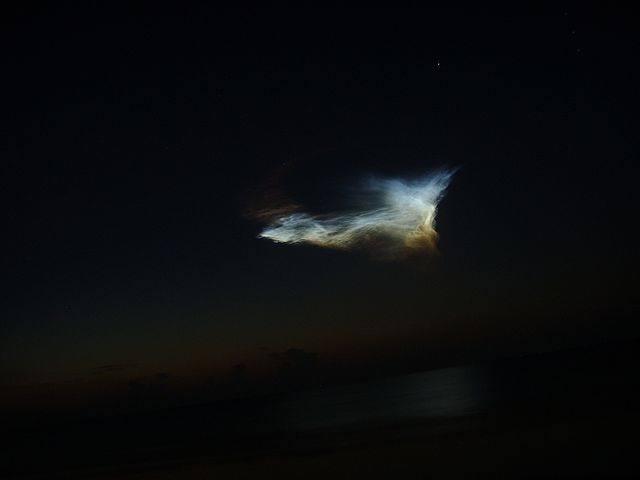File:Phoenix mars launch cloud.jpg