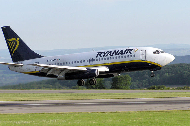 File:Ryanair.b737-200.ei-cnv.bristol.arp.jpg
