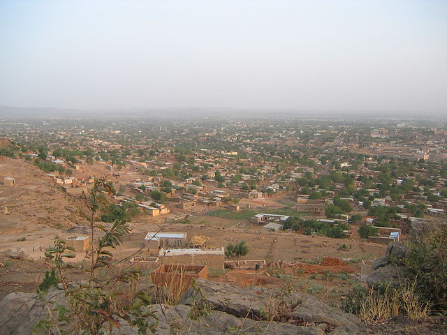 File:View over Bamako - 20th February 2005.jpg