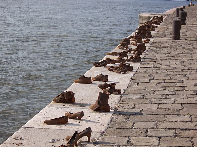File:Budapest jewish WWII memorial shoes on river bank.jpg