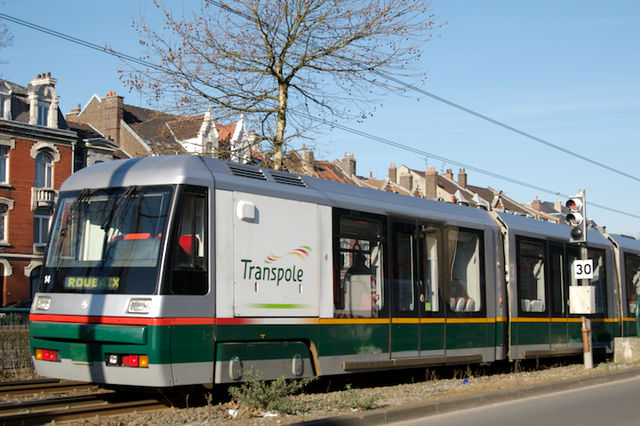 File:Le tramway à Marcq-en-Baroeul 13.jpg