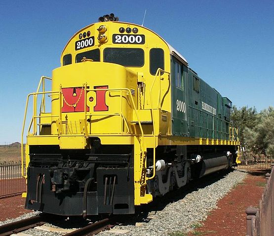 File:Hamersley Iron 2000 locomotive, Dampier.jpg