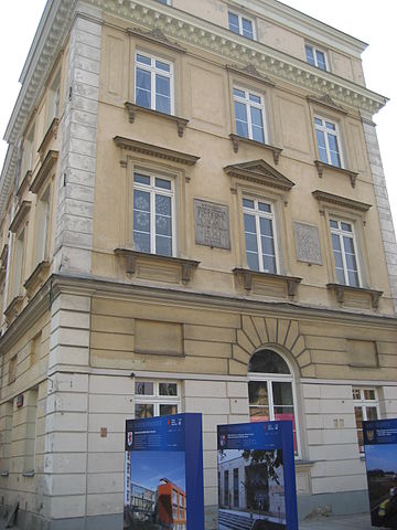 File:Krakowskie Przedmiescie 5, Warsaw, Poland.jpg