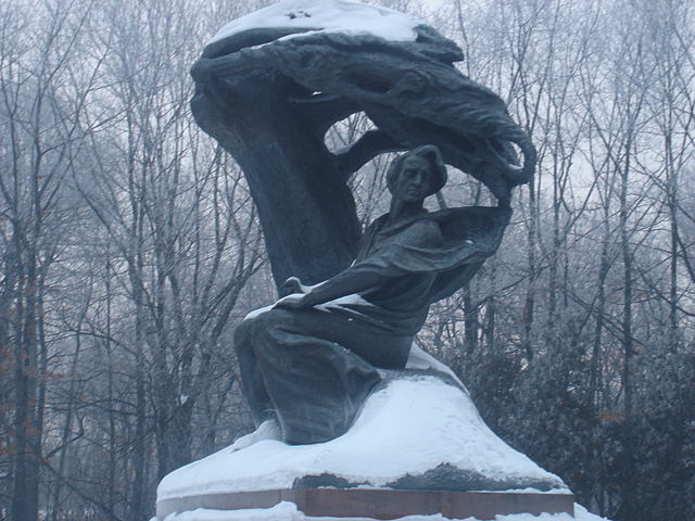 File:Monumento a Chopin.jpg
