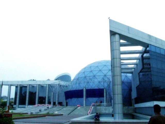 File:Bhashani Novo Theatre Dhaka.jpg