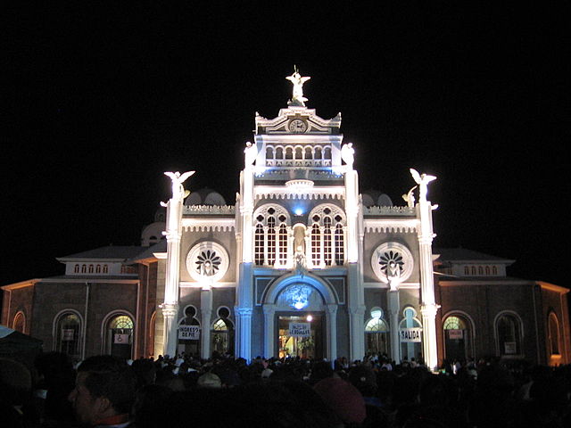 File:Basilica de los Angeles 2007.jpg