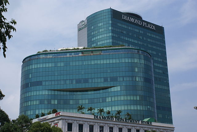 File:Diamond Plaza.jpg
