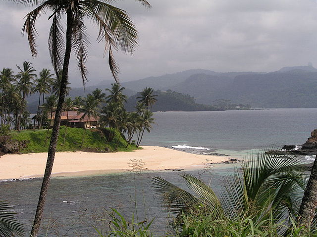 File:S&atilde;o Tom&eacute; - Resort Pestana Equador.jpg