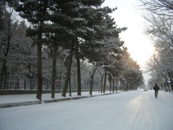File:Street in Kabul during winter.jpg